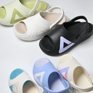 PEAK
TAICHI SANDAL
TS-07 CROGS

#peaklife
#peaksafety
#peakslides
#ピークのサンダル
#サンダル
#室内履き として
#内装
#どこに売っているのか
#ピークセーフティ
#安全靴
#作業靴
#安全スニーカー
#プロスニーカー
#セーフティスニーカー
#セーフティシューズ
#safetyshoes
#safetyboots
#もちふわ足感
#履き心地抜群
#履き心地最高
#職人
#建設業
#すべての人へ
#ピークサンダル
#もちふわ
#おしゃれ安全靴
#オフィスサンダル
#立ち仕事